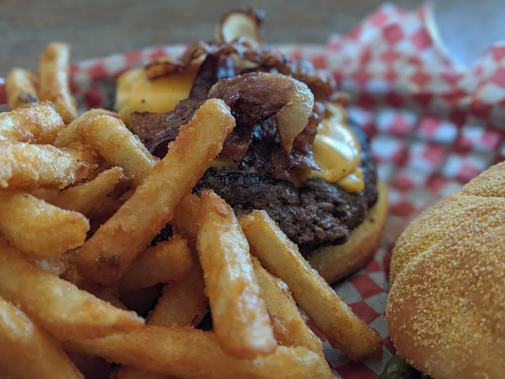 Harris Burgers | restaurant | 106 E Willow St, Harrisburg, SD 57032, USA | 6057671900 OR +1 605-767-1900