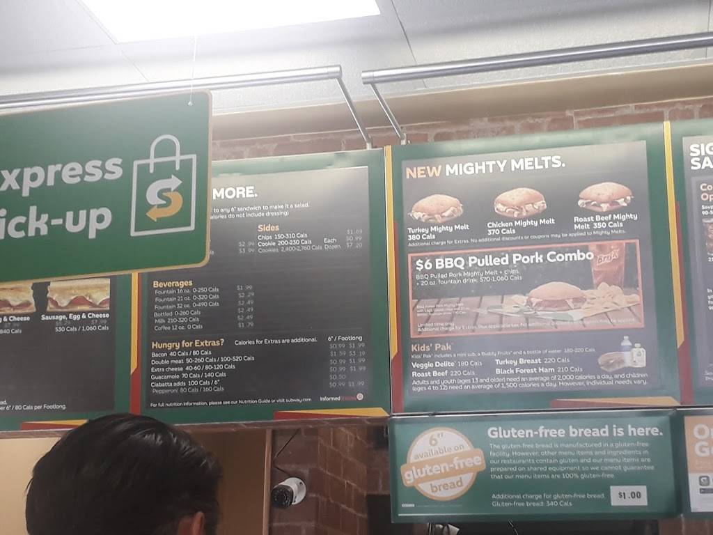 Subway | meal takeaway | 1123 St Clair Ave W, Toronto, ON M6E 1B1, Canada | 6473442241 OR +1 647-344-2241