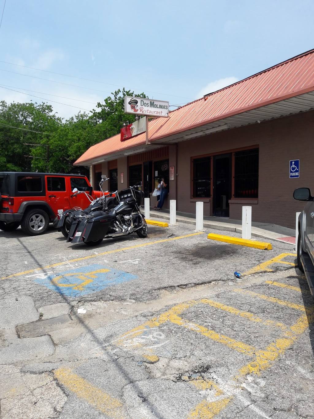 Dos Molinas Mexican Restaurant | restaurant | 404 NW 25th St, Fort Worth, TX 76164, USA | 8176269394 OR +1 817-626-9394