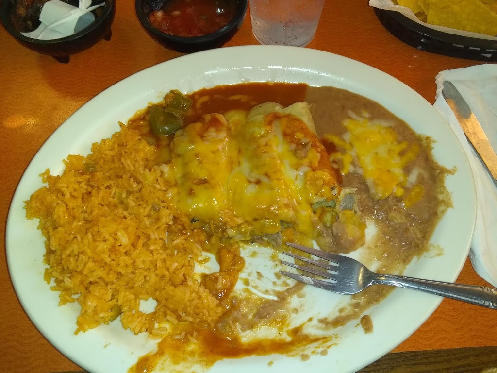 El Tapatio Méxican Restaurant | restaurant | 2502 Fox Run Pkwy, Yankton, SD 57078, USA | 6052601701 OR +1 605-260-1701