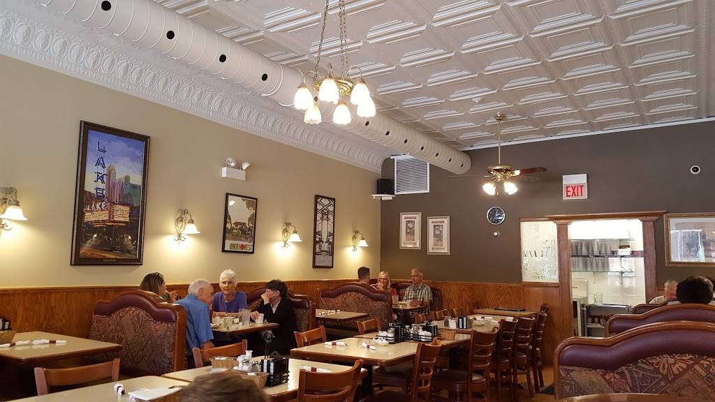 Georges Family Restaurant | restaurant | 145 S Oak Park Ave, Oak Park, IL 60302, USA | 7088484949 OR +1 708-848-4949