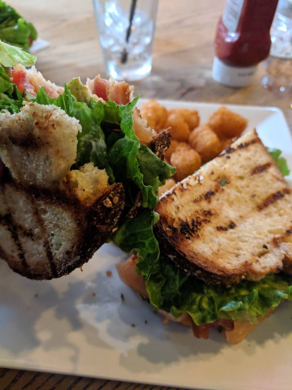 Revolution | restaurant | 2190 Broad St, Cranston, RI 02905, USA | 4017808700 OR +1 401-780-8700