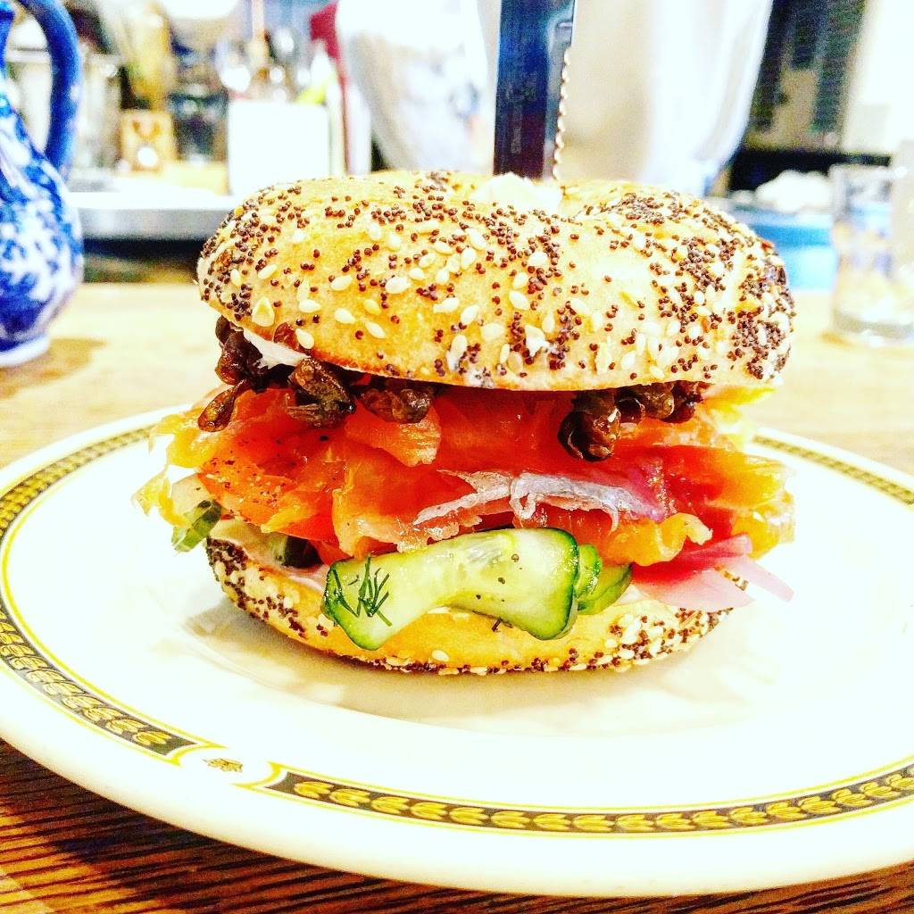 Rose and Sons Deli | restaurant | 176 Dupont St, Toronto, ON M5R 2E6, Canada | 6477483287 OR +1 647-748-3287