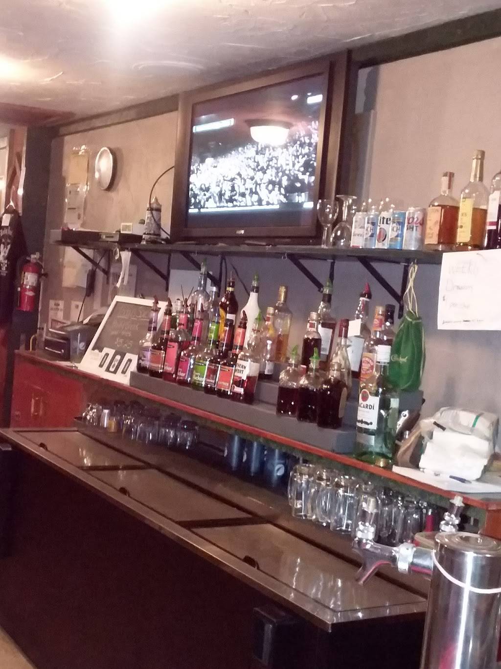 Dueling Leos | restaurant | 504 S Adams St, Burlington, IA 52601, USA | 3192089144 OR +1 319-208-9144