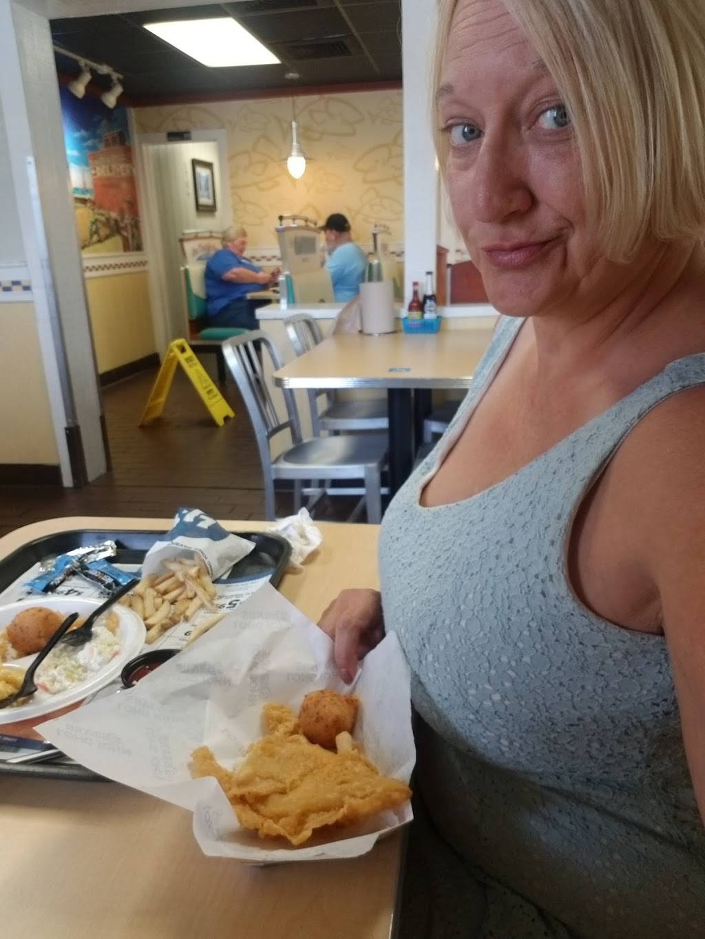 Long John Silvers | restaurant | 1281 Oak Ridge Turnpike, Oak Ridge, TN 37830, USA | 8654824709 OR +1 865-482-4709