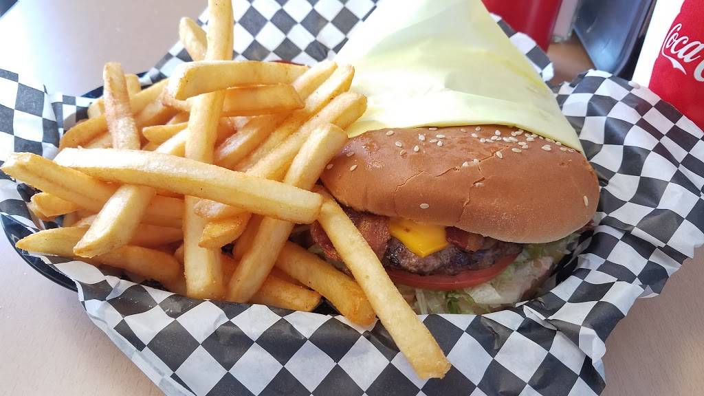 Supreme Burger Grill | restaurant | 15900 Crenshaw Blvd, Gardena, CA 90249, USA | 3105386849 OR +1 310-538-6849