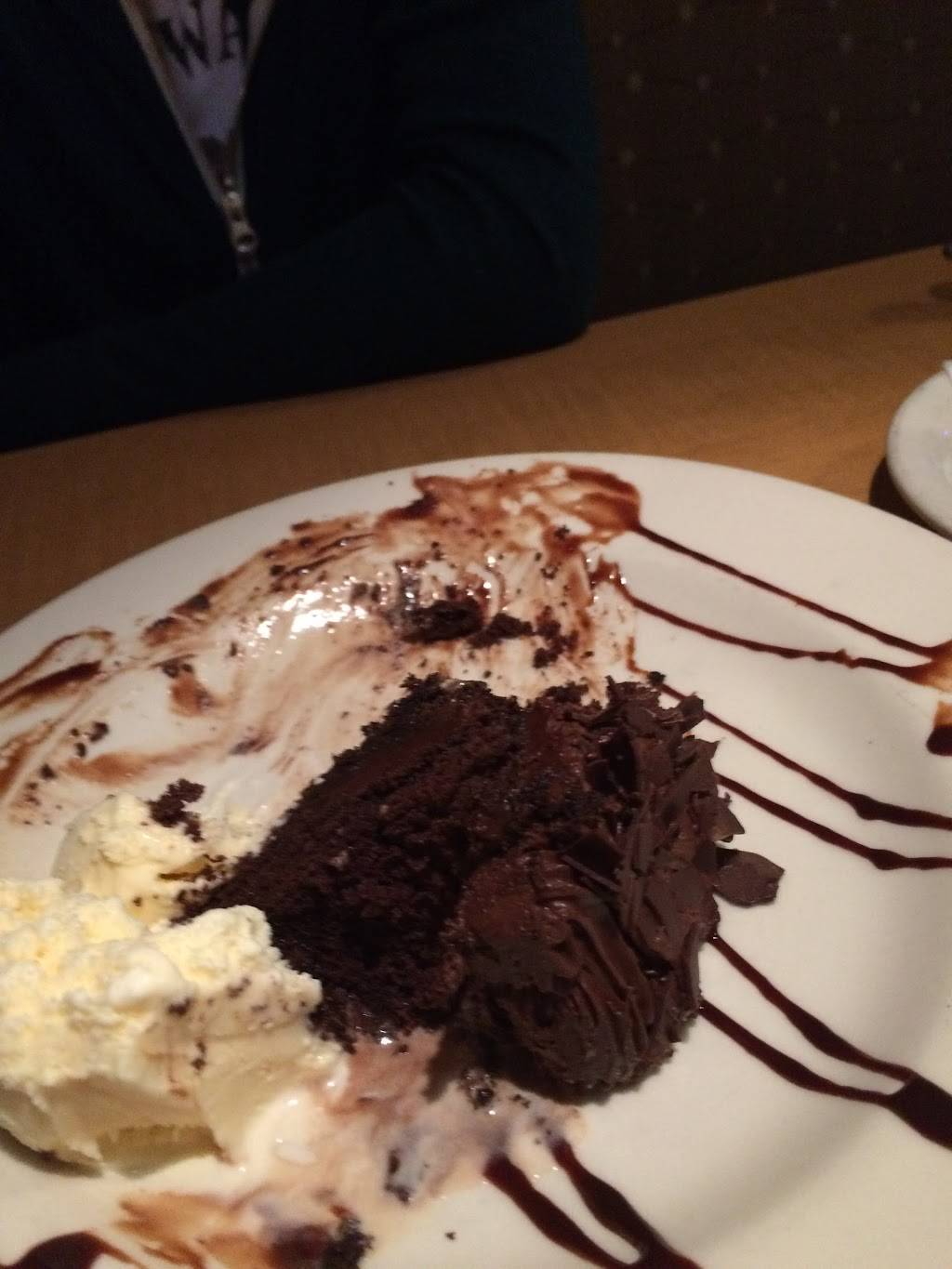 G. Subus Leather Bottle | restaurant | 20300 Farmington Rd, Livonia, MI 48152, USA | 2484742420 OR +1 248-474-2420