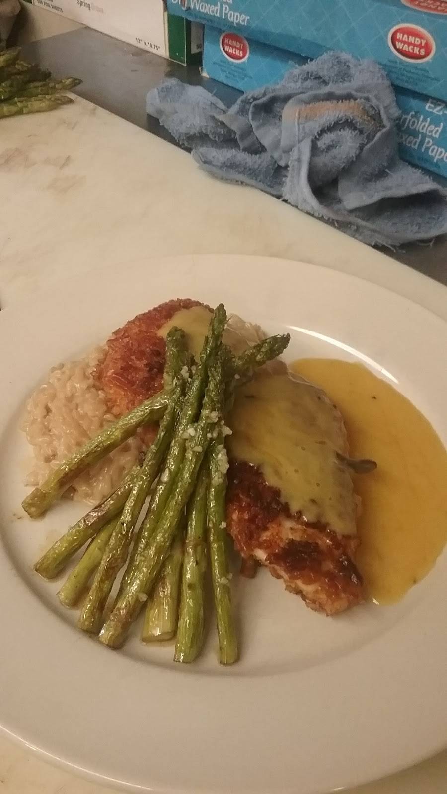 Village Tavern | restaurant | 10678 Main St, Mantua, OH 44255, USA | 3302748201 OR +1 330-274-8201