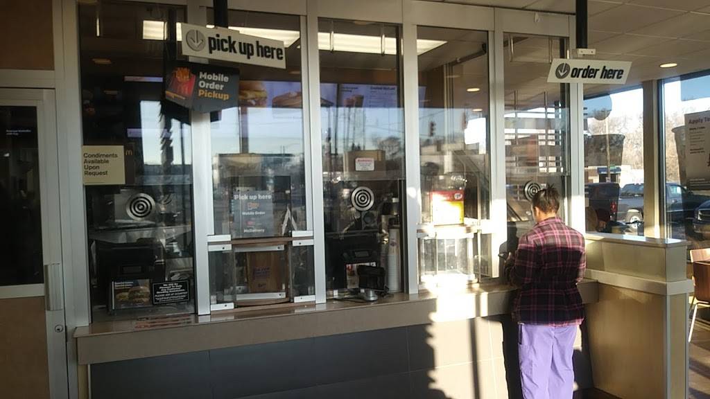 McDonalds | cafe | 15501 Plymouth Rd, Detroit, MI 48227, USA | 3138370344 OR +1 313-837-0344