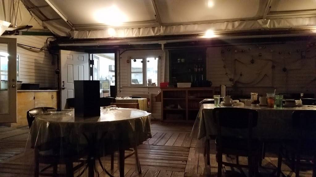 Lobster Pound Restaurant | restaurant | 2521 Atlantic Hwy, Lincolnville, ME 04849, USA | 2077895550 OR +1 207-789-5550