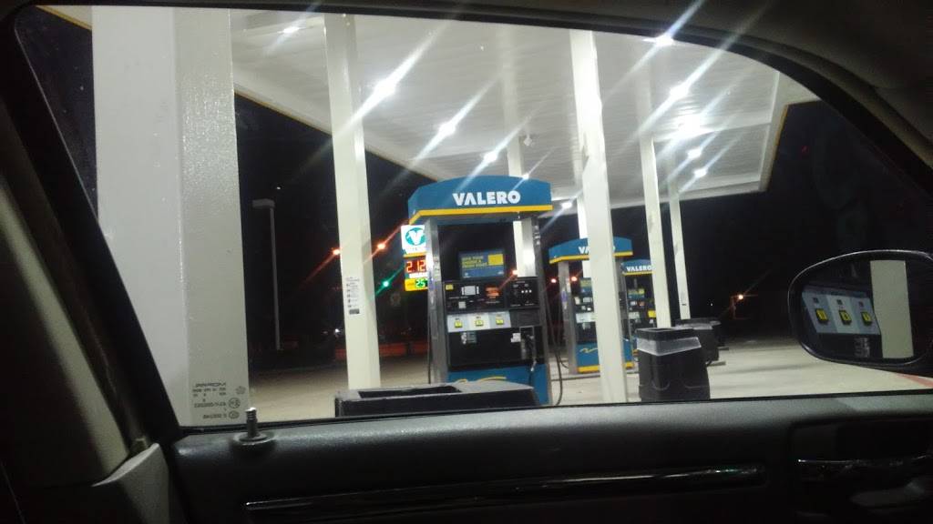 Valero | restaurant | 1411 N Duncanville Rd, Duncanville, TX 75116, USA | 9725727270 OR +1 972-572-7270