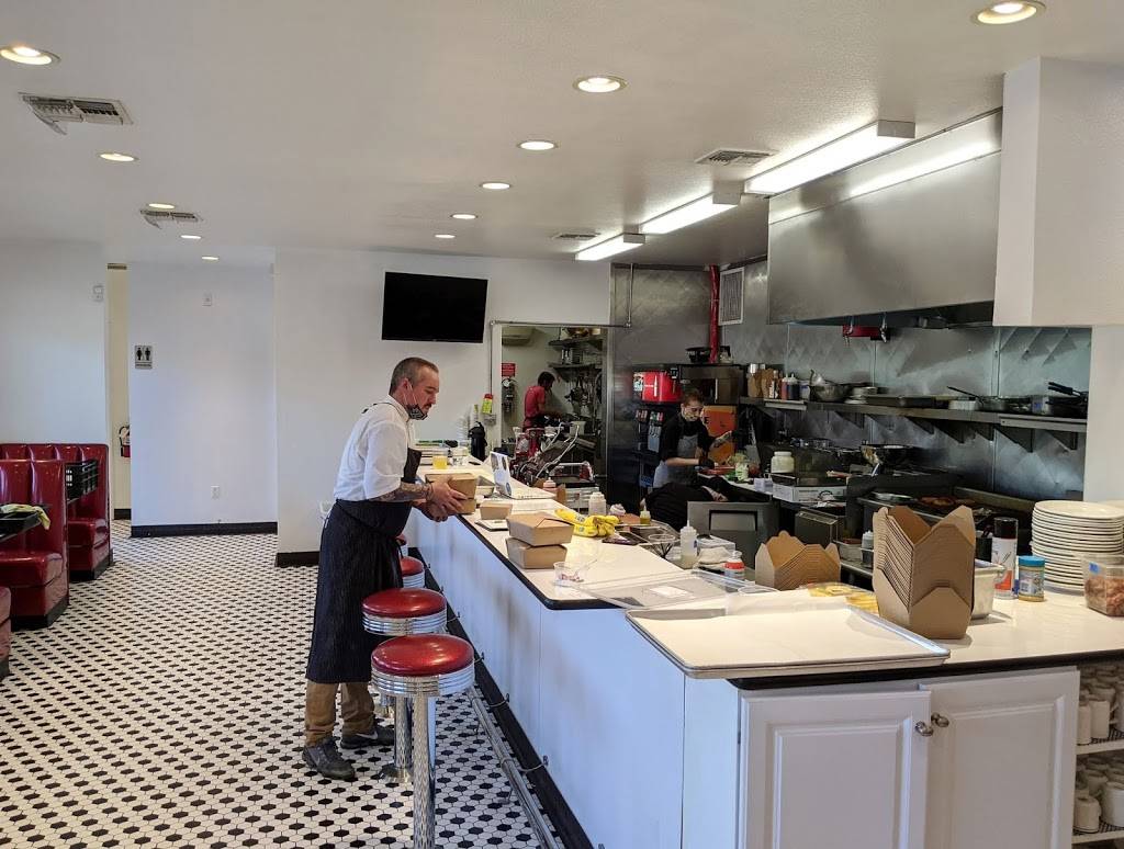 Johnny Cs Diner | restaurant | 8175 Arville St, Las Vegas, NV 89139, USA | 7022630146 OR +1 702-263-0146