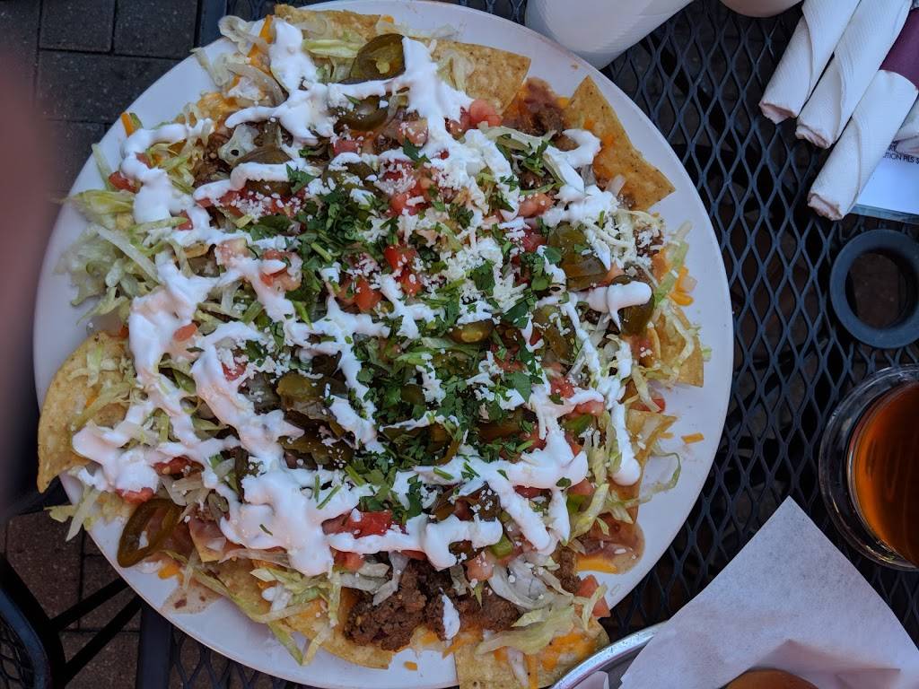 Cleos Bar And Grill | restaurant | 1935 W Chicago Ave, Chicago, IL 60622, USA | 3122435600 OR +1 312-243-5600