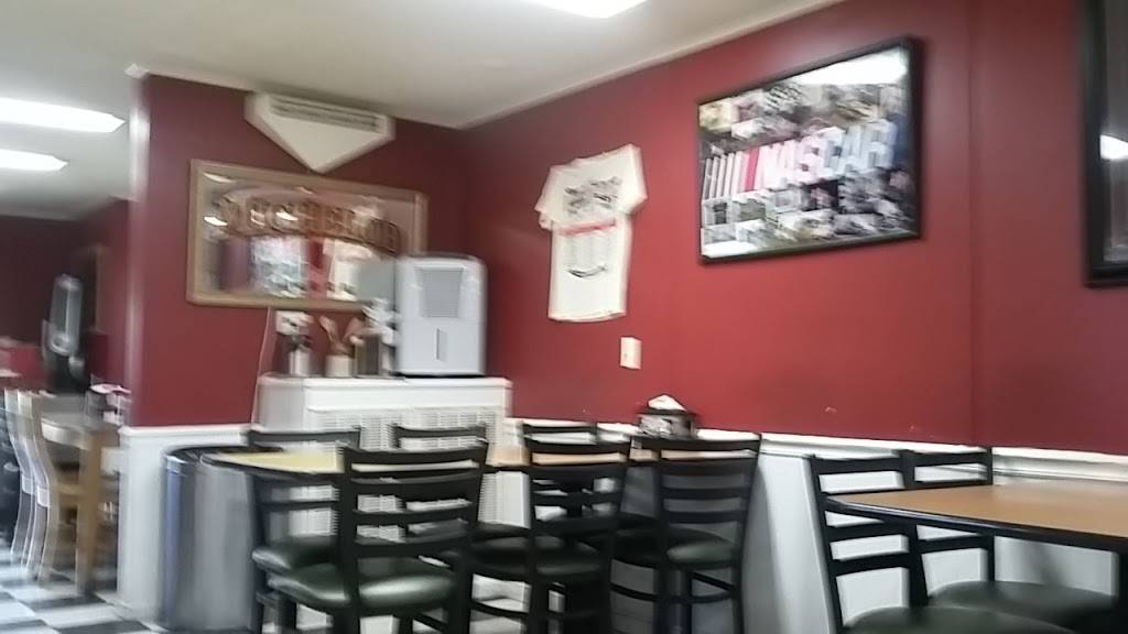 McCanns Place | restaurant | 9360 W NC 152 Highway, Mooresville, NC 28115, USA | 7046635166 OR +1 704-663-5166