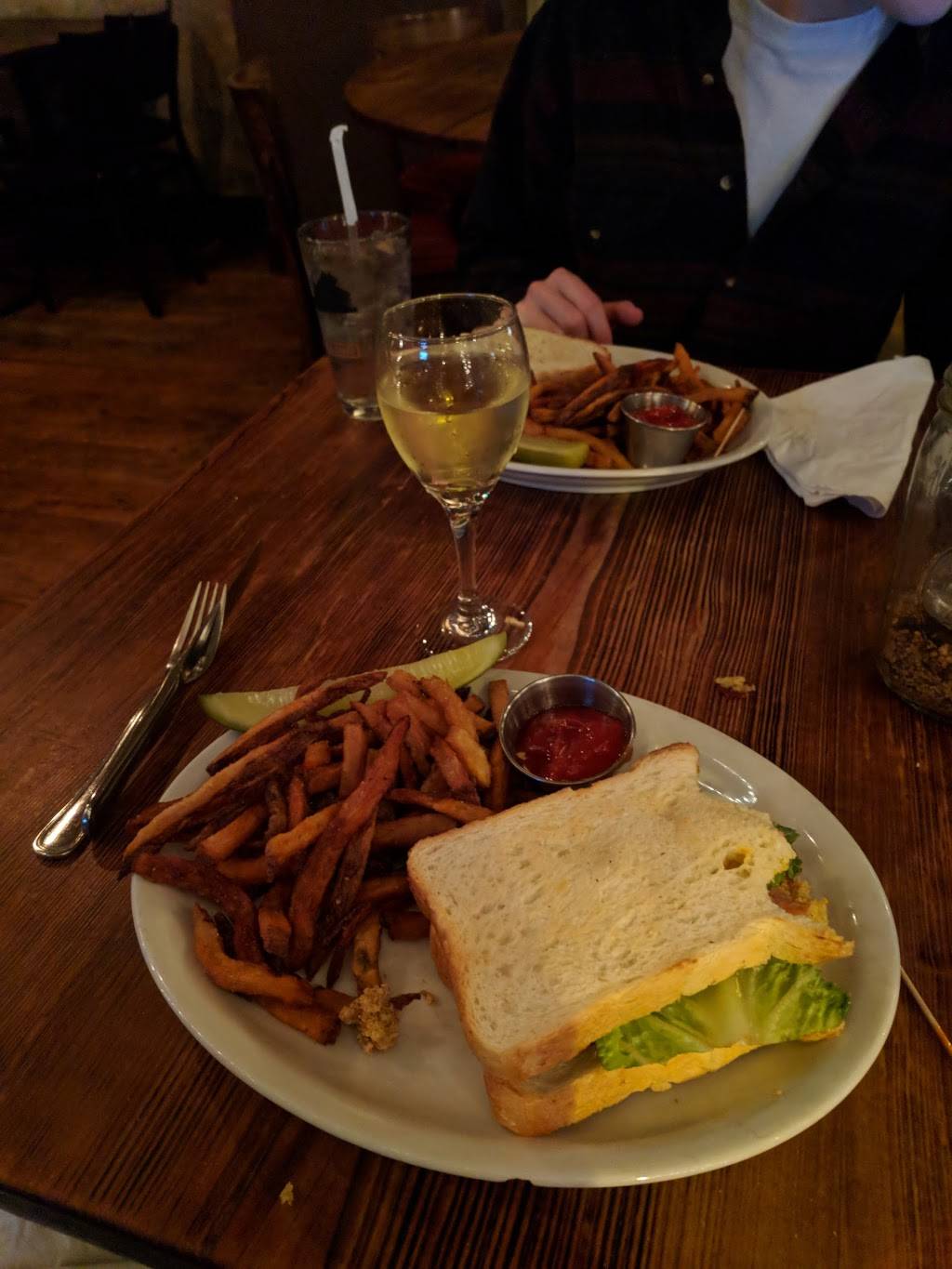 Blind Pig | restaurant | 702 N 2nd St, Philadelphia, PA 19123, USA | 2676394565 OR +1 267-639-4565