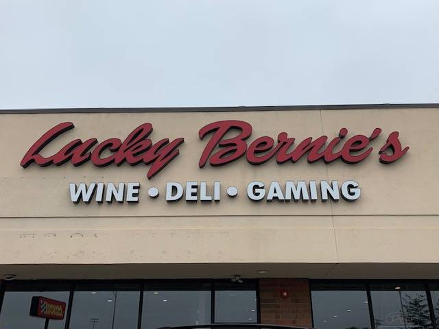 Lucky Bernies - South Chicago Heights | restaurant | 3359 - A Chicago Rd, South Chicago Heights, IL 60411, USA | 7082485406 OR +1 708-248-5406