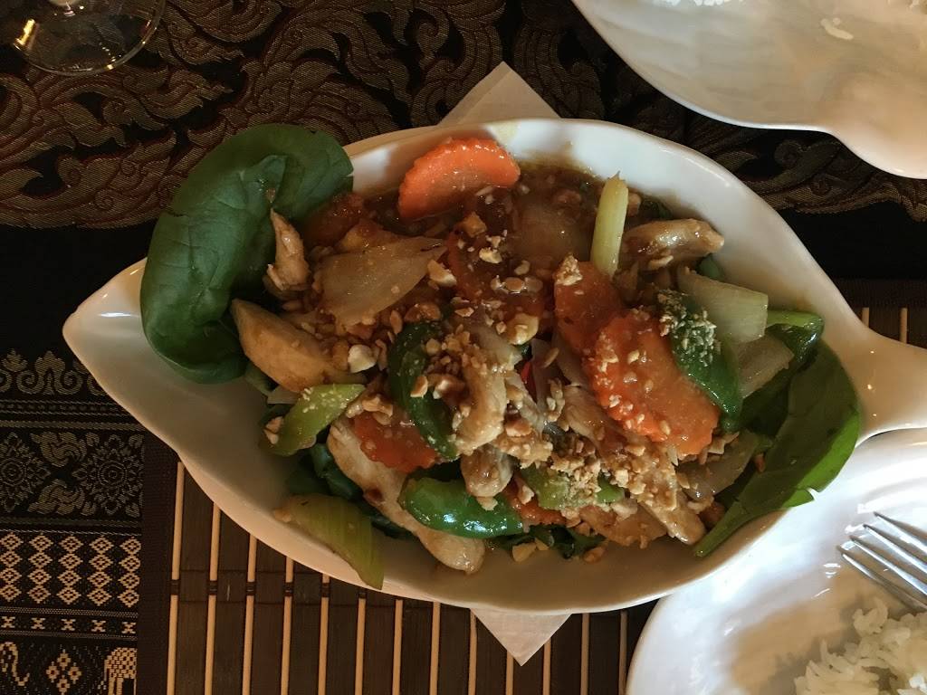 Bualai Taste of Thai | restaurant | 108 Walton St, Port Hope, ON L1A 1N3, Canada | 9058851300 OR +1 905-885-1300