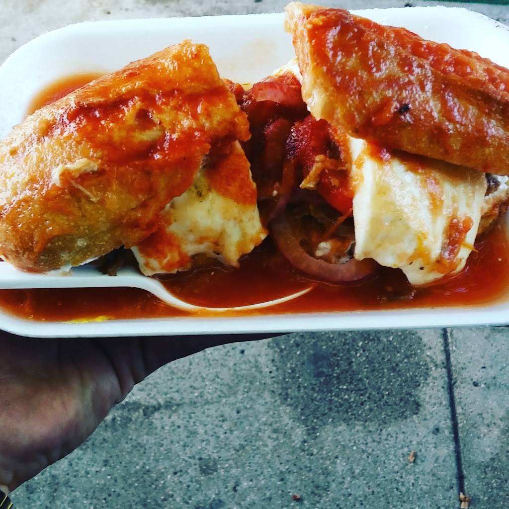 Tortas ahogadas los primos | restaurant | 2856, 2301 W 5th St, Santa Ana, CA 92703, USA | 7144885609 OR +1 714-488-5609