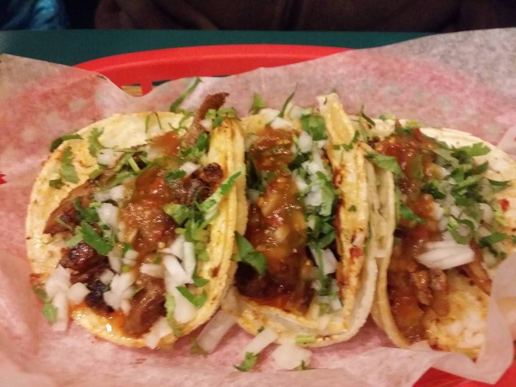 Arandas Tacos | restaurant | 2448 US-30, Oswego, IL 60543, USA | 6308961709 OR +1 630-896-1709
