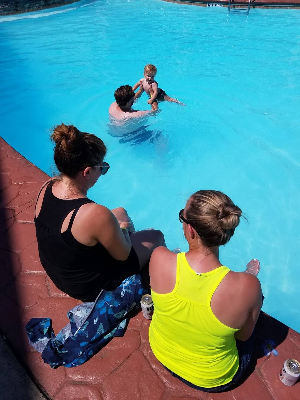 Blue Marlin Tiki Bar & Grill | restaurant | 439 Loraine Ave, Put-In-Bay, OH 43456, USA | 4192857427 OR +1 419-285-7427