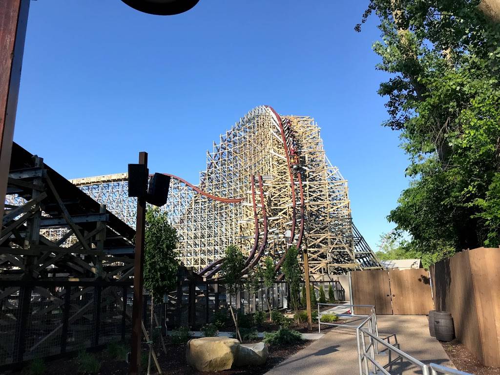 The Round Up | restaurant | 1 Cedar Point Dr, Sandusky, OH 44870, USA | 4196272350 OR +1 419-627-2350