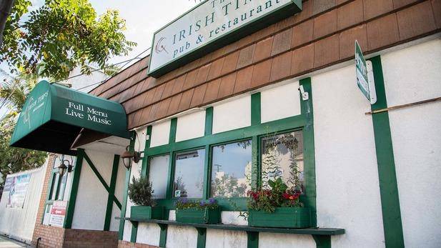 The Irish Times Pub & Restaurant | restaurant | 3267 Motor Ave, Los Angeles, CA 90034, USA | 3105599648 OR +1 310-559-9648
