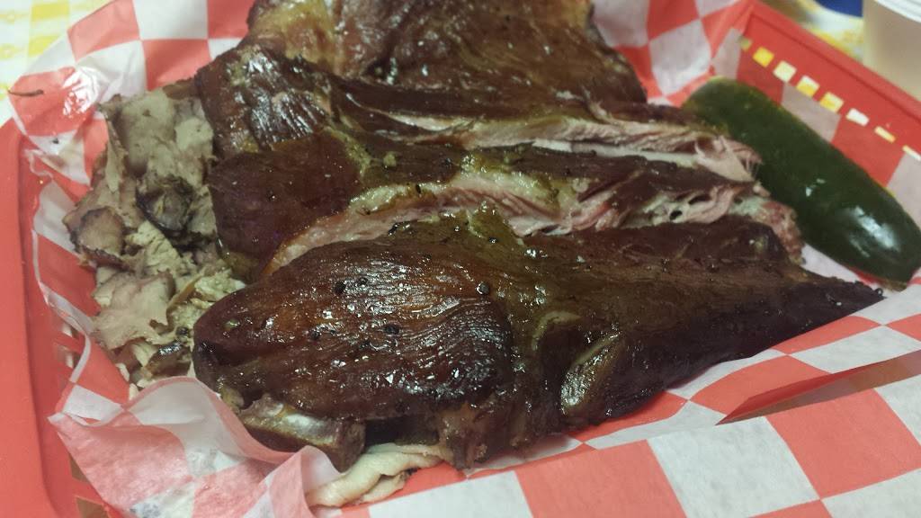 We B Smokin | restaurant | 32580 Airport Rd, Paola, KS 66071, USA | 9132566802 OR +1 913-256-6802