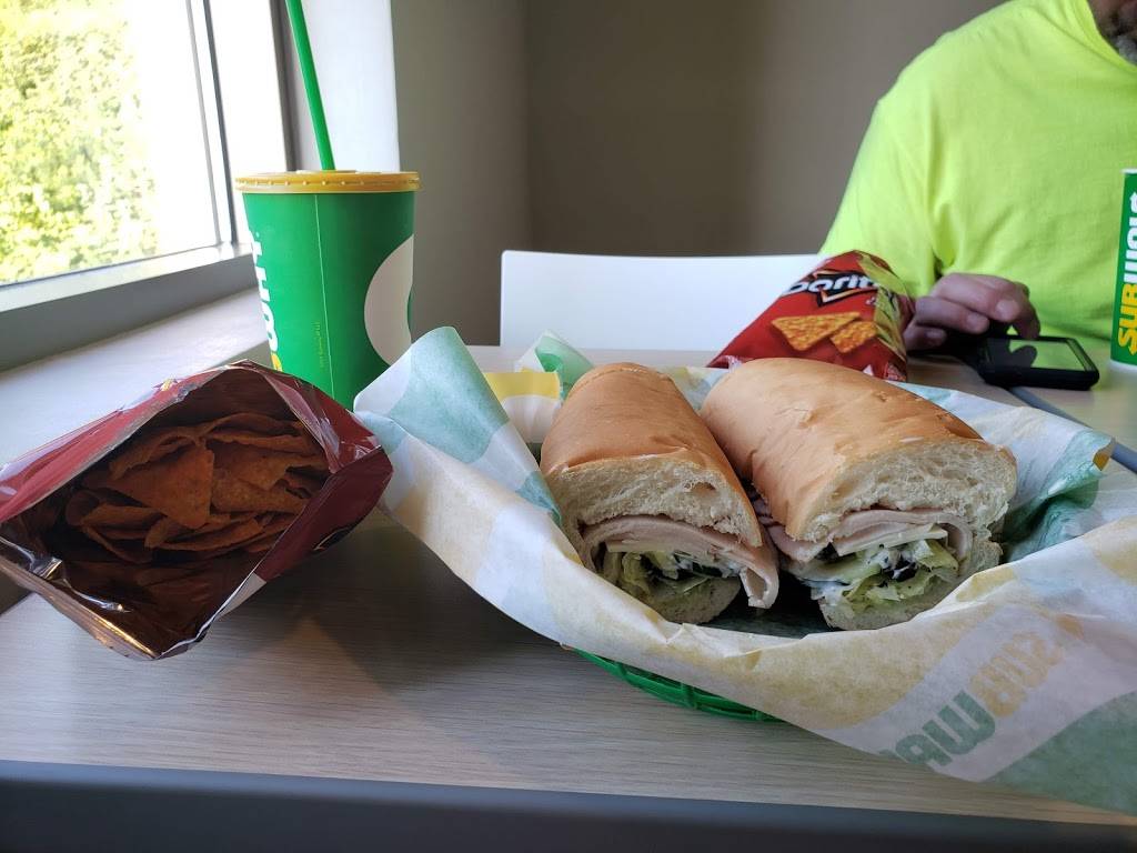 Subway Restaurants | restaurant | 4689 Keystone Crossing, Eau Claire, WI 54701, USA | 7155142593 OR +1 715-514-2593