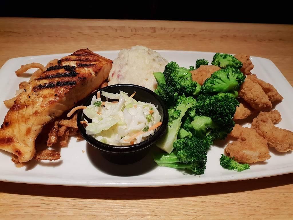 Applebees Grill + Bar | restaurant | 555 Saratoga Ave, San Jose, CA 95129, USA | 4084468370 OR +1 408-446-8370