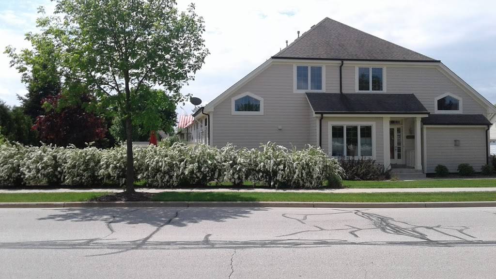 Four Star Family Restaurant | restaurant | 120 Simmons Ave, Pewaukee, WI 53072, USA | 2626919555 OR +1 262-691-9555