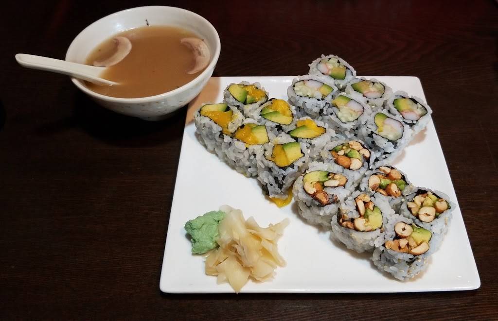 Sakura Japanese | restaurant | 2105 W Main St, Waynesboro, VA 22980, USA | 5409439438 OR +1 540-943-9438