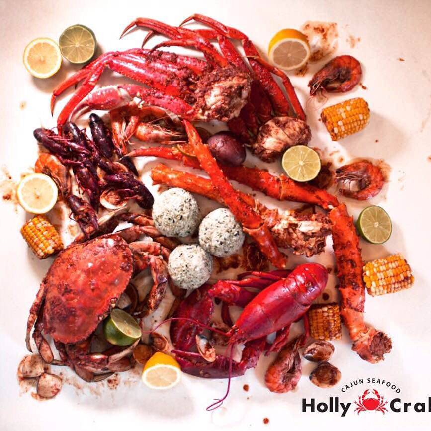 Holly Crab | restaurant | 16 Merrimack St, Lowell, MA 01852, USA | 9783237879 OR +1 978-323-7879
