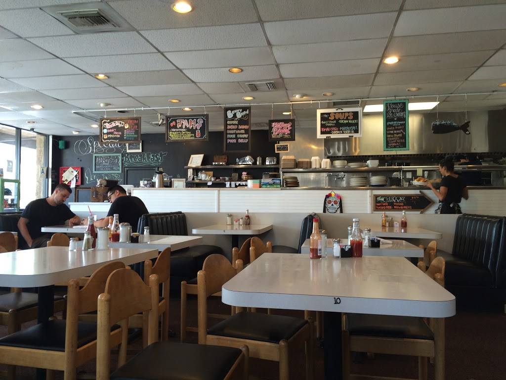 Cathys Delicatessen | restaurant | 23120 Lyons Ave #24, Newhall, CA 91321, USA | 6612882217 OR +1 661-288-2217