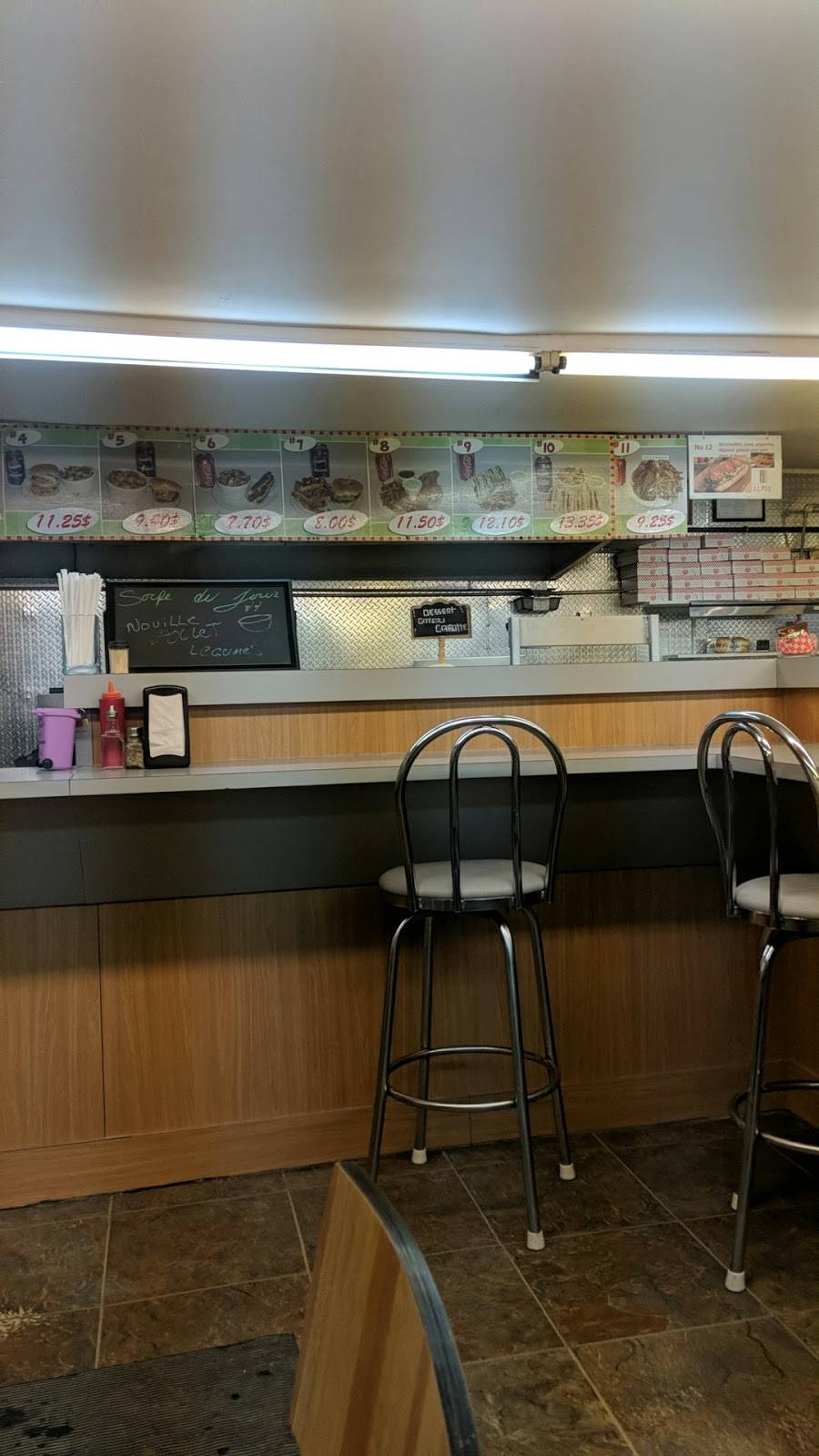 Restaurant Chez Ti-Père | restaurant | 402 Rue des Oblats, Maniwaki, QC J9E 1G7, Canada | 8194494219 OR +1 819-449-4219