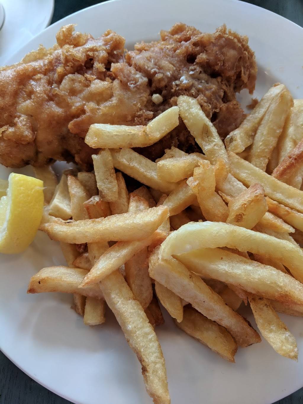 Country Fish And Chips | meal delivery | 293 Lakeshore Rd E, Mississauga, ON L5G 1H2, Canada | 9052788201 OR +1 905-278-8201