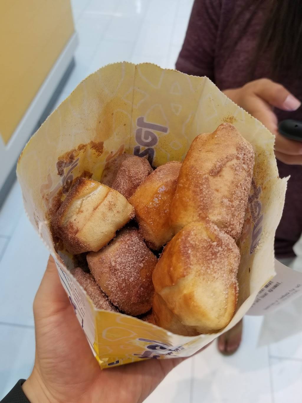 Wetzels Pretzels | restaurant | 60 E Broadway, Bloomington, MN 55425, USA | 9524267694 OR +1 952-426-7694