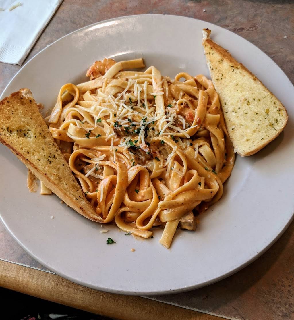 Hubbs Pizza & Pasta | restaurant | 21102 67th Ave NE, Arlington, WA 98223, USA | 3604359349 OR +1 360-435-9349