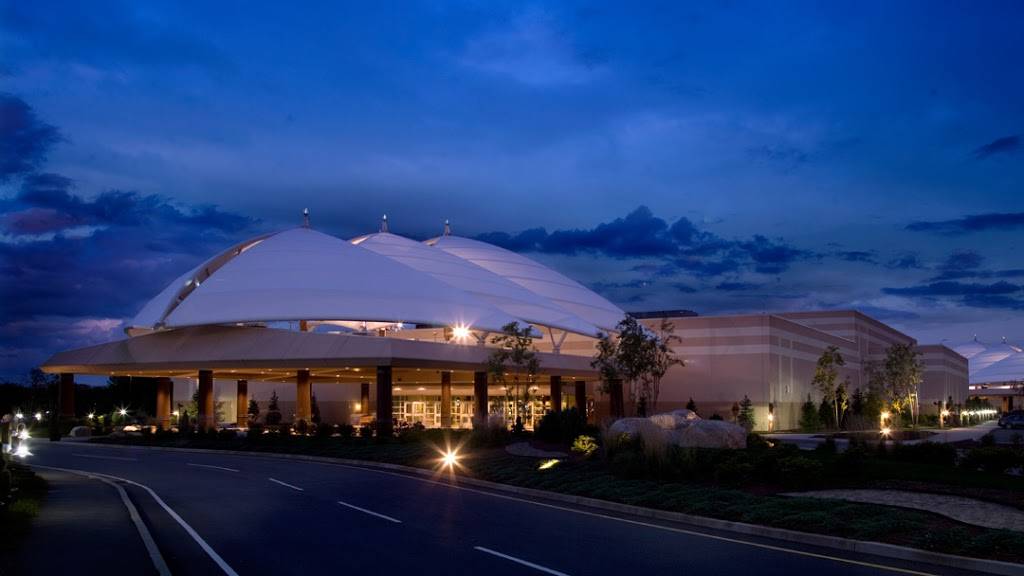 Twin River Casino Hotel | restaurant | 100 Twin River Rd, Lincoln, RI 02865, USA | 4017233200 OR +1 401-723-3200