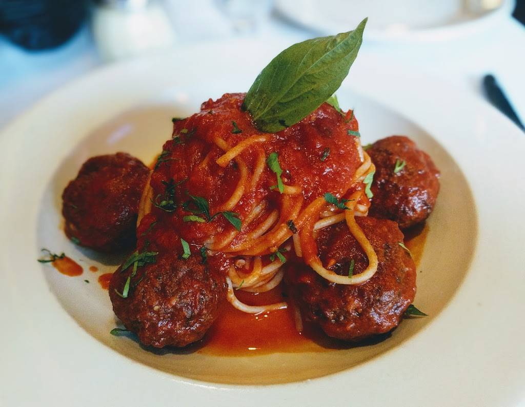 Fortunatos Restaurant | restaurant | 428 Main St, Woburn, MA 01801, USA | 7819330408 OR +1 781-933-0408