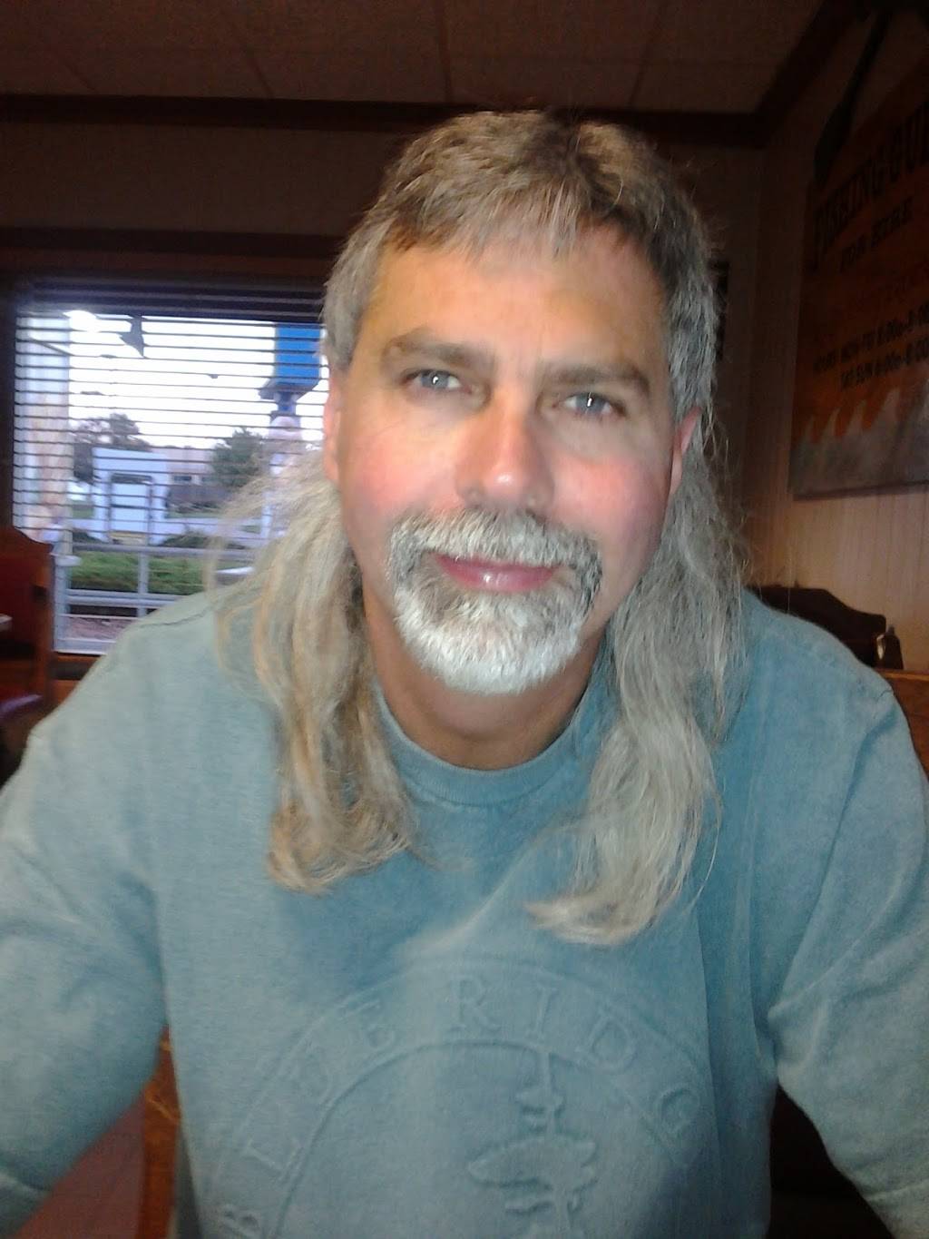 Long John Silvers | restaurant | 7140 Pendleton Pike, Indianapolis, IN 46226, USA | 3175469611 OR +1 317-546-9611