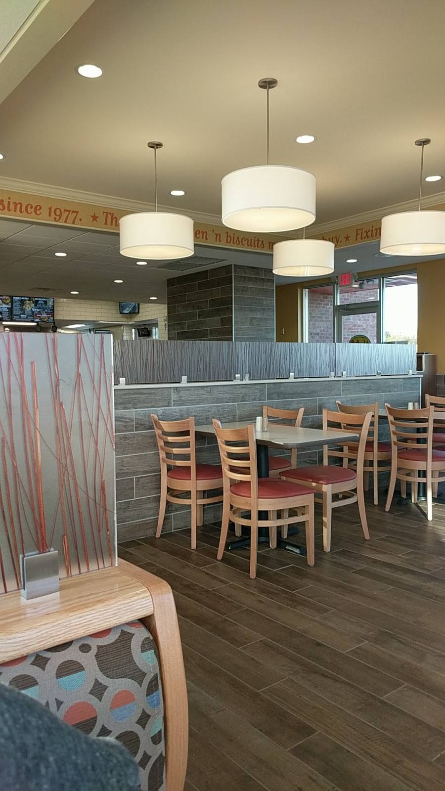 Bojangles Famous Chicken n Biscuits | restaurant | 150 Mortown Way, Shelbyville, KY 40065, USA | 5028442152 OR +1 502-844-2152