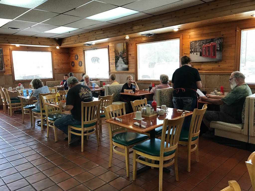 Oakwood Cafe | restaurant | 280 Liberty St, Walkerton, IN 46574, USA | 5745863724 OR +1 574-586-3724