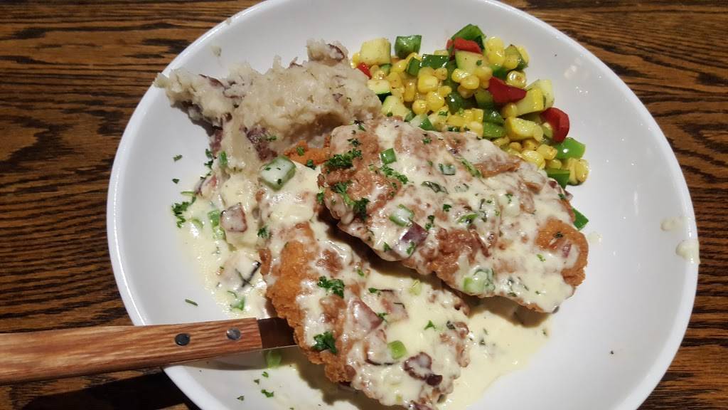 Maggie McFlys® Brookfield | restaurant | 3, 195 Federal Rd, Brookfield, CT 06804, USA | 2037757960 OR +1 203-775-7960