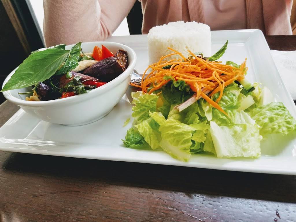 Naree Thai | restaurant | 555 E Ocean Blvd #101, Long Beach, CA 90802, USA | 5624955988 OR +1 562-495-5988