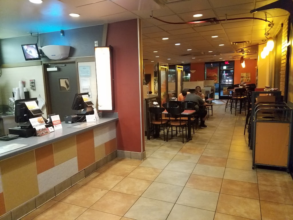 Jack in the Box | restaurant | 2100 S 4th St, El Centro, CA 92243, USA | 7603532790 OR +1 760-353-2790