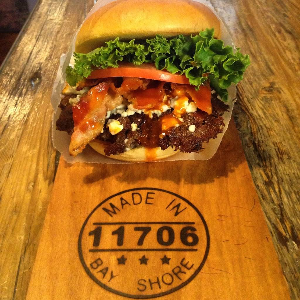 Local Burger Co. | restaurant | 62 E Main St, Bay Shore, NY 11706, USA | 6316478300 OR +1 631-647-8300