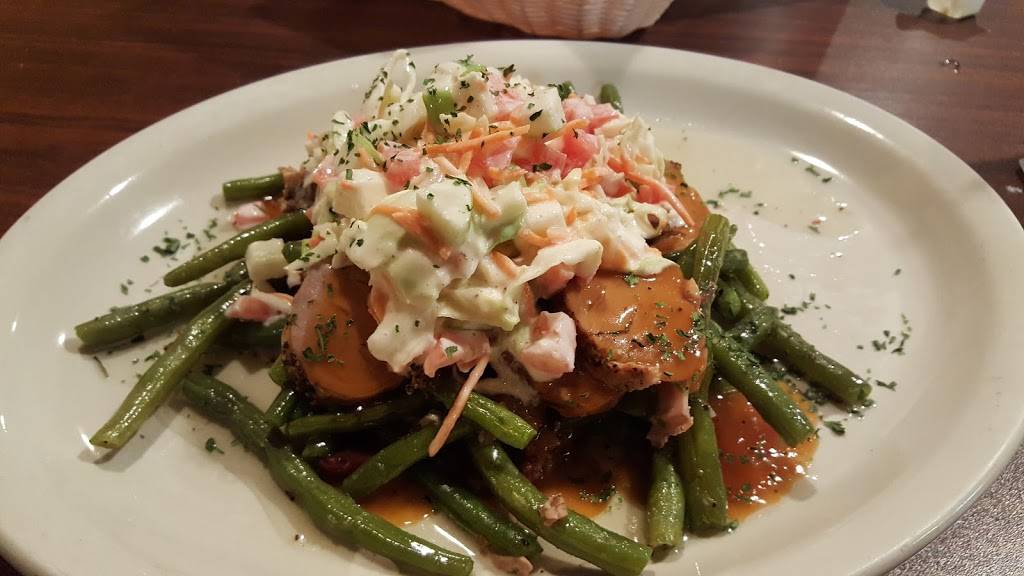 Lucas Italian Restaurant | restaurant | 932 Cycle Ln, South Hill, VA 23970, USA | 4344473211 OR +1 434-447-3211