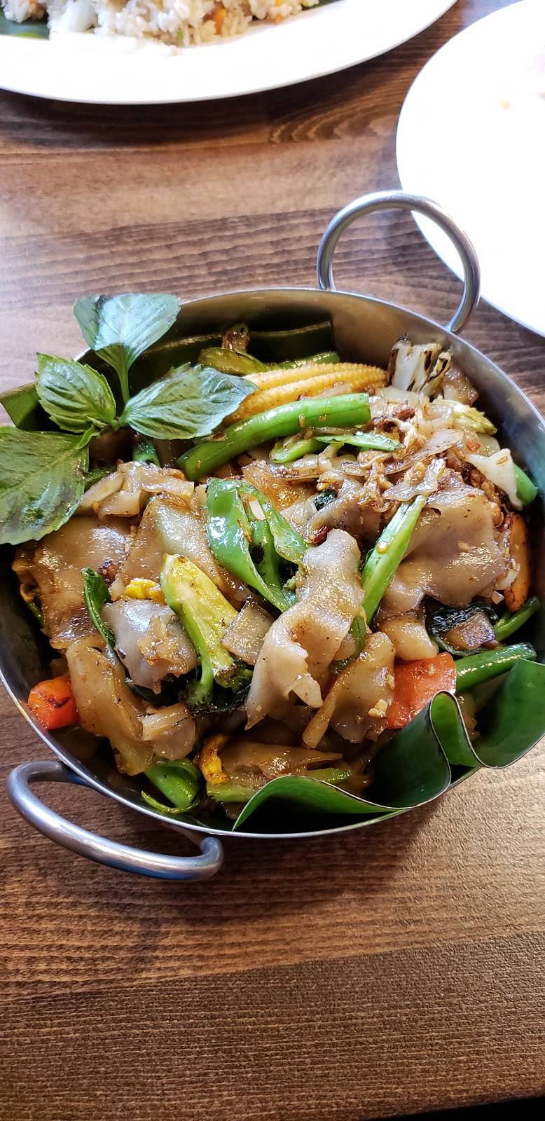 Zenith Thai Restaurant | restaurant | 7002 Fresh Pond Rd, Ridgewood, NY 11385, USA | 7184978899 OR +1 718-497-8899