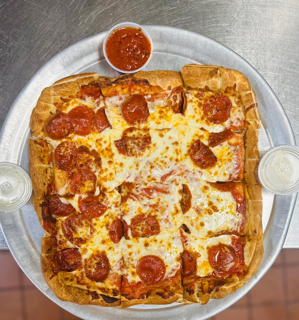 Riccos pizza and wings | restaurant | 209 Village Ave F, Yorktown, VA 23693, USA | 7578722238 OR +1 757-872-2238