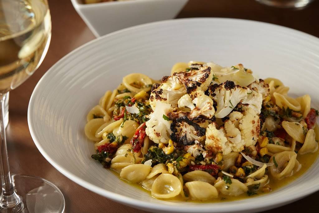 Pinstripes | restaurant | 13500 Nall Ave, Overland Park, KS 66223, USA | 9136812255 OR +1 913-681-2255